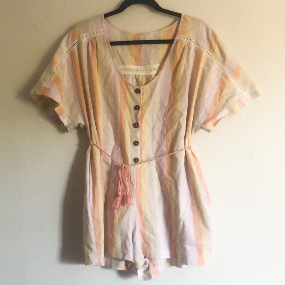 Moon River Short Sleeve Linen Blend Romper NWOT